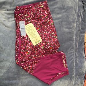 Lulu lemon real quick crop ladies